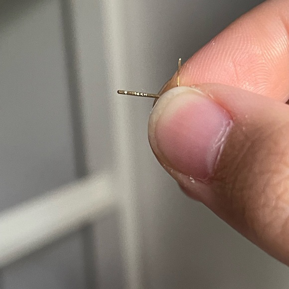 14kt Lightning Bolt stud - Picture 2 of 3